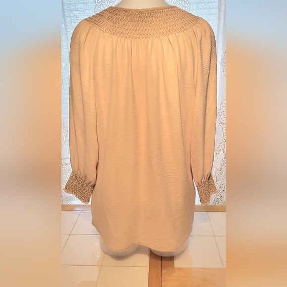 Calvin Klein beige/tan tie front blouse size Large - Picture 4 of 6